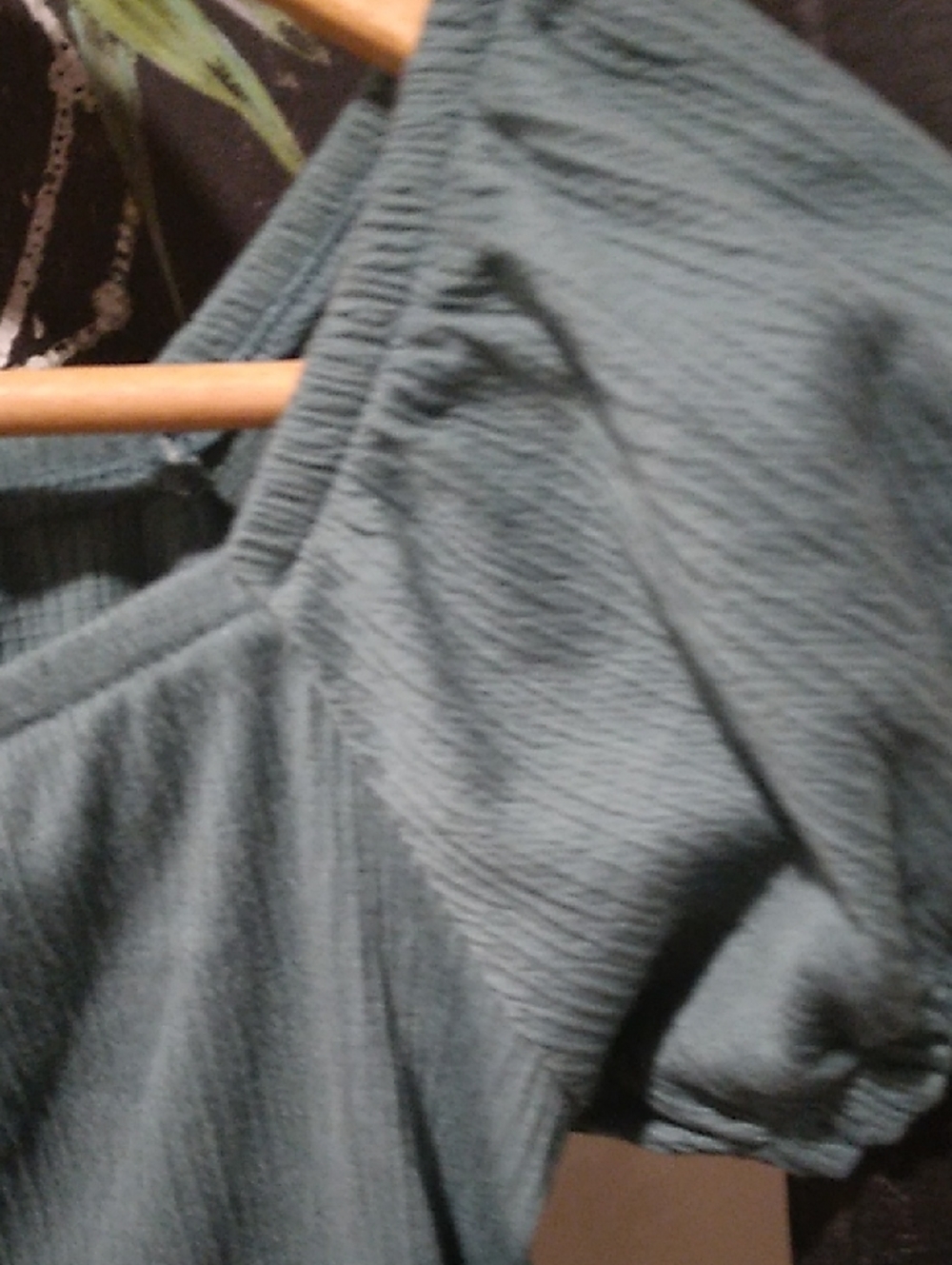 Girls Old Navy Ribbed Off-Shoulder Crop Top - Picture 4 of 9